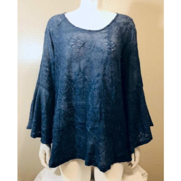 Jessica Simpson Sweaters - JESSICA SIMPSON Large Sweater Blue Bell Sleeves